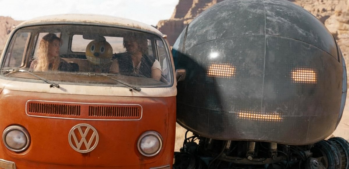 Photo from the movie The Electric State