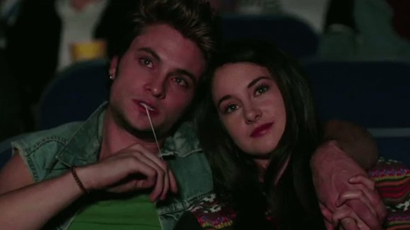 Photo from the movie White Bird in a Blizzard