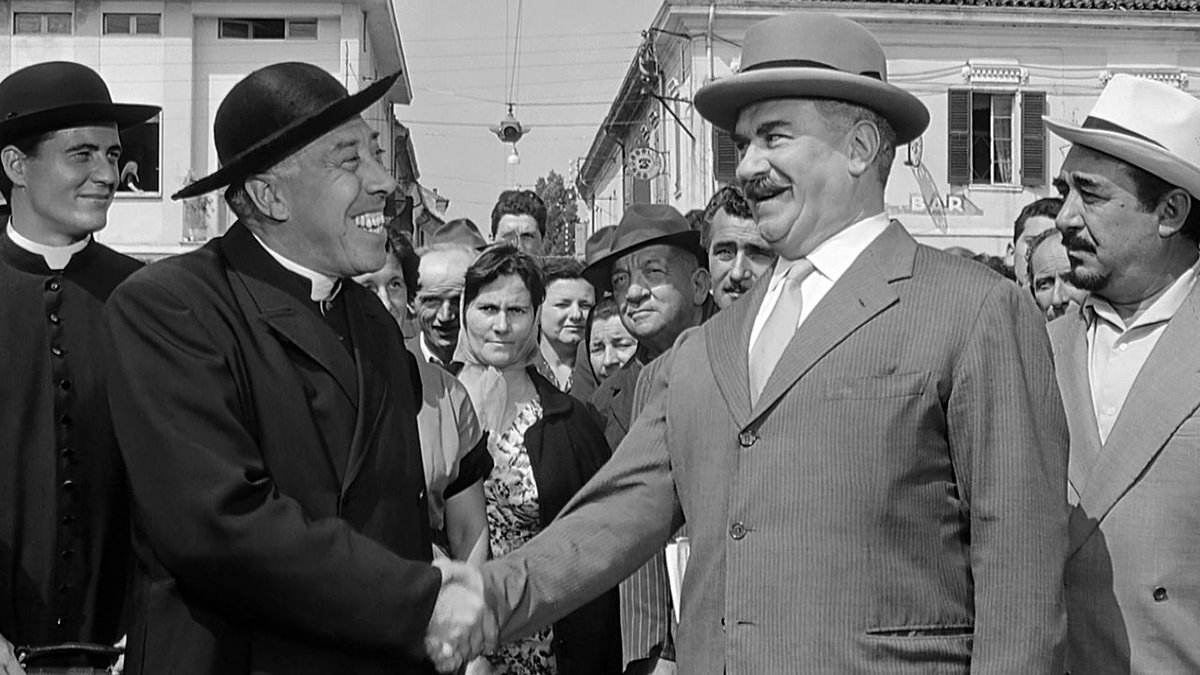 Photo from the movie Don Camillo: Monsignor
