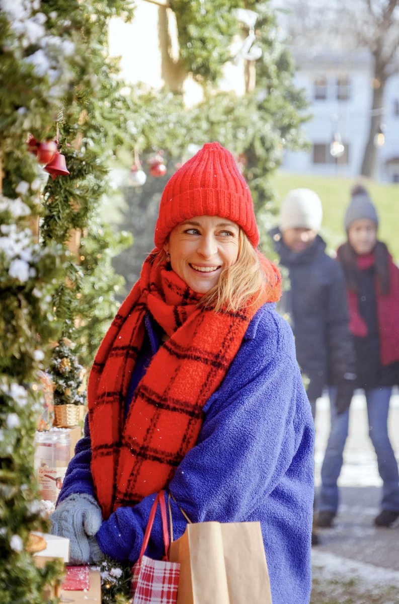 Photo from the movie A Storm for Christmas
