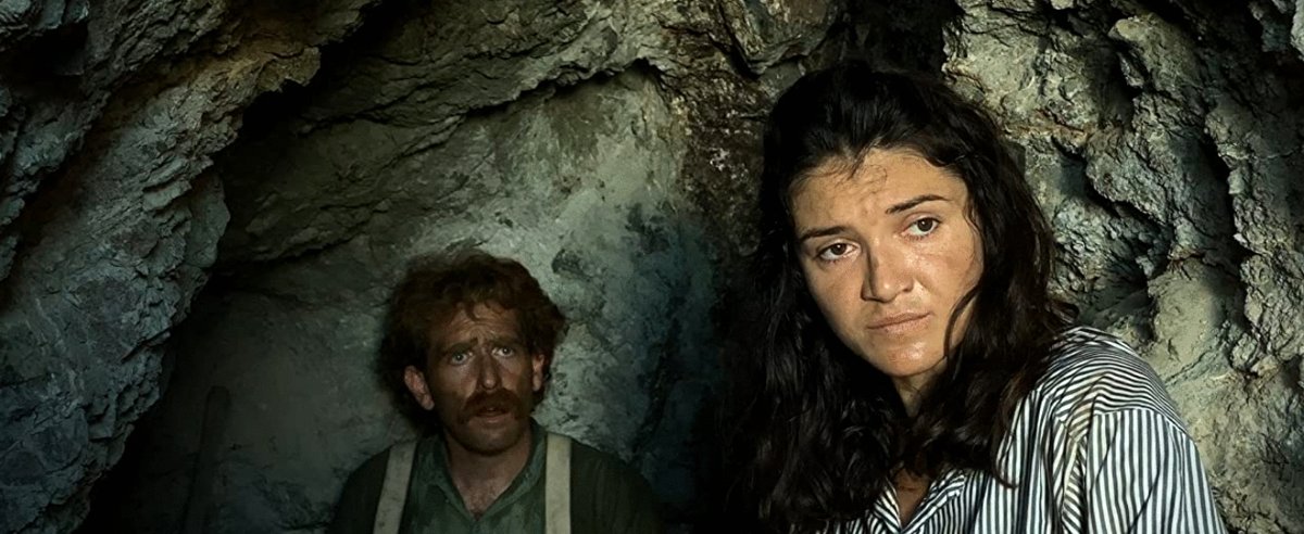 Photo from the movie The Woman Who Robbed the Stagecoach