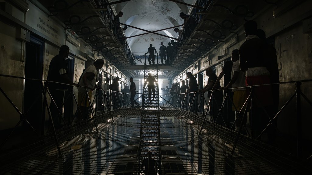 Photo from the movie The Informer