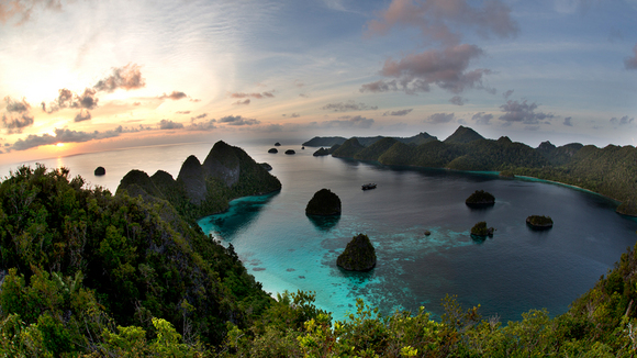 Photo from the movie Journey to the South Pacific