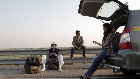 Photo from the movie Piku