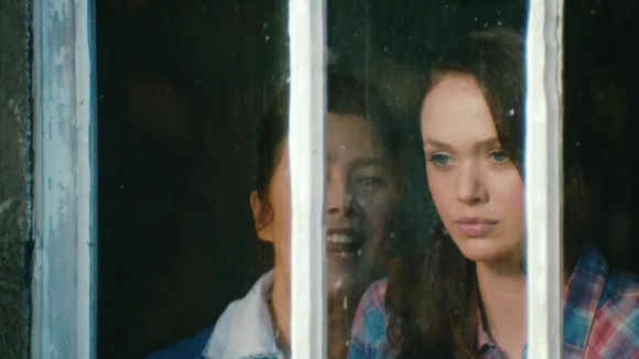 Photo from the movie Stung