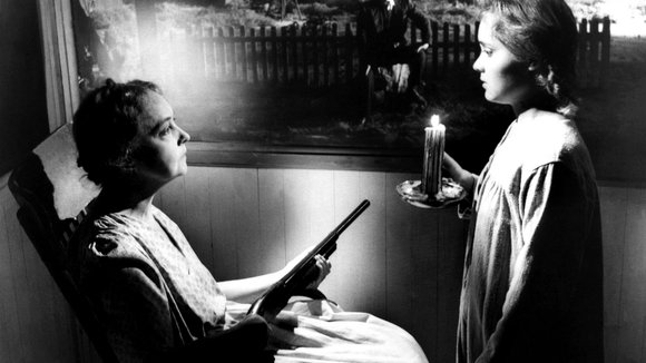 Photo from the movie The Night of the Hunter