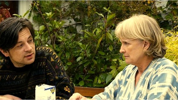 Photo from the movie The Easy Way Out