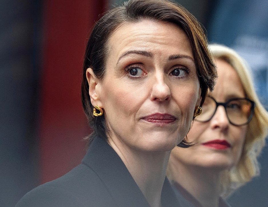 Photo from the movie Hostage