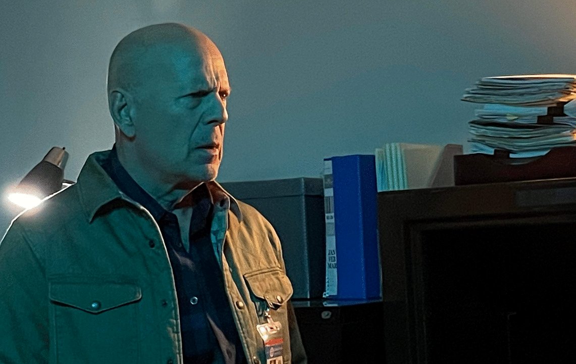 Photo from the movie Wire Room