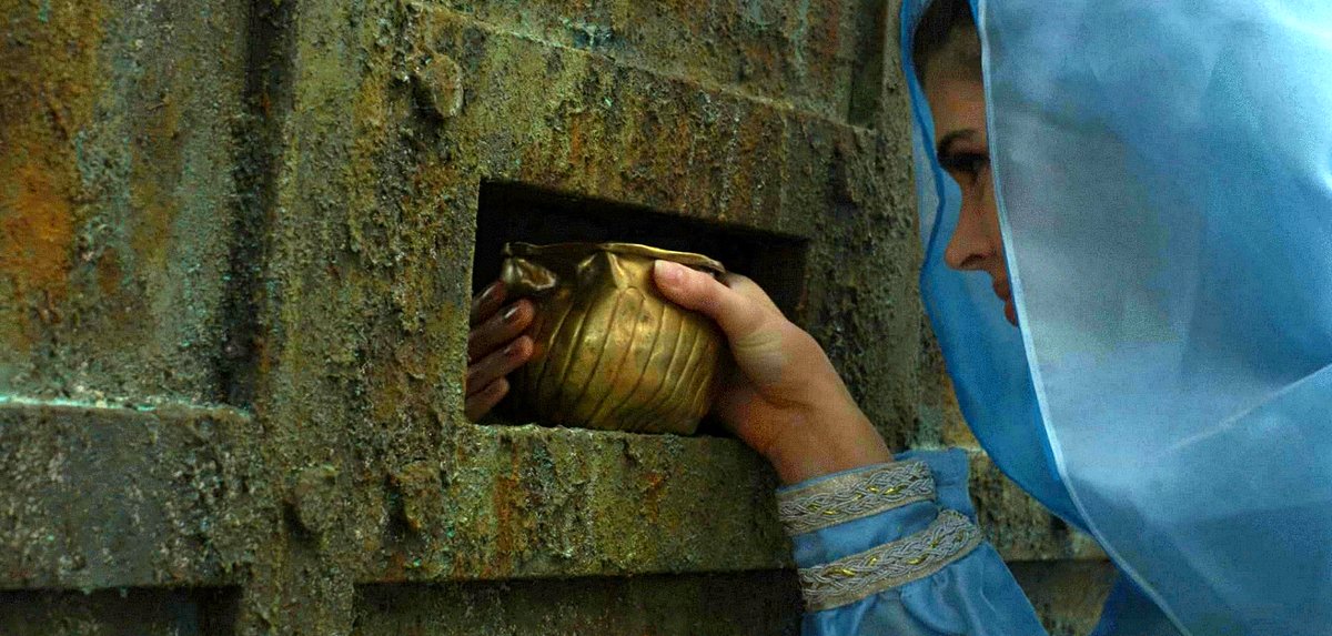 Photo from the movie Box: Metaphor