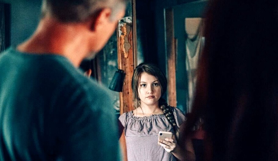 Photo from the movie Unearth