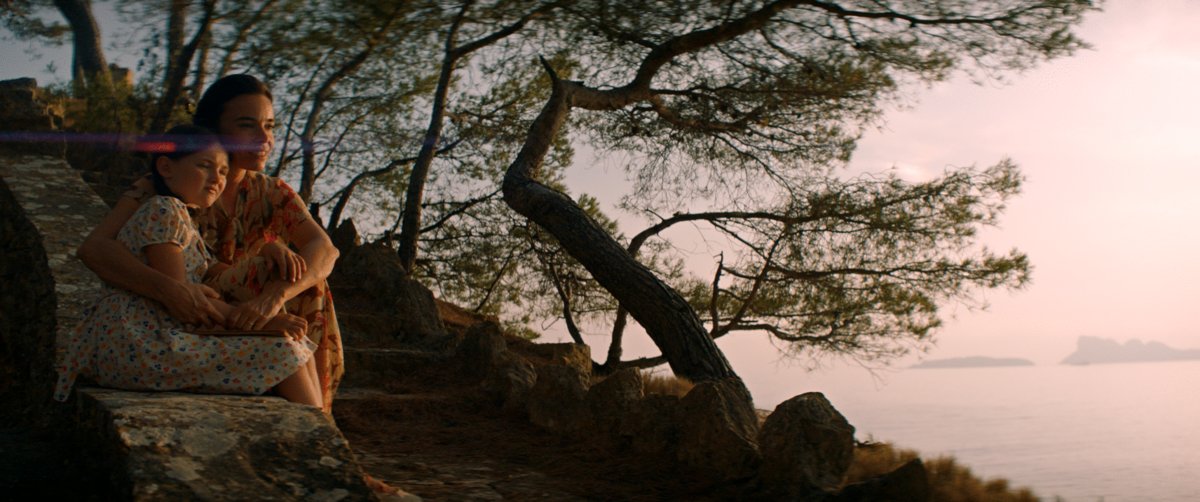 Photo from the movie Simone: Woman of the Century