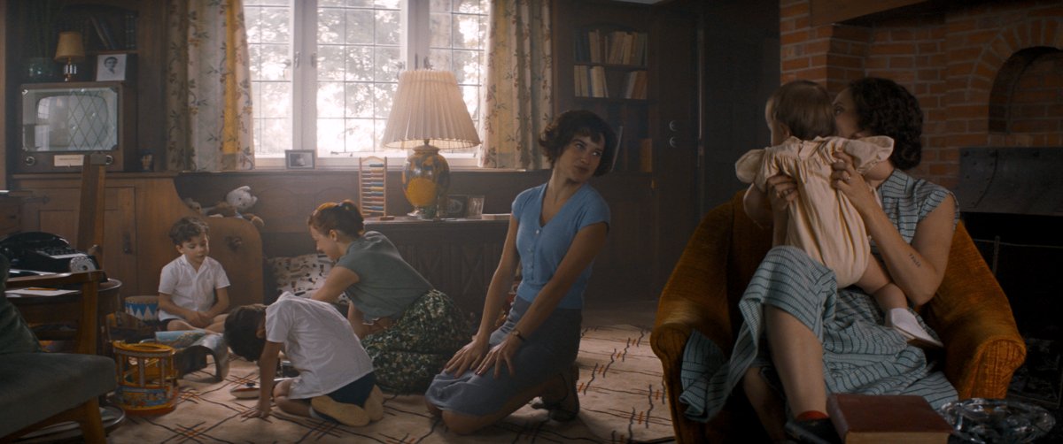 Photo from the movie Simone: Woman of the Century