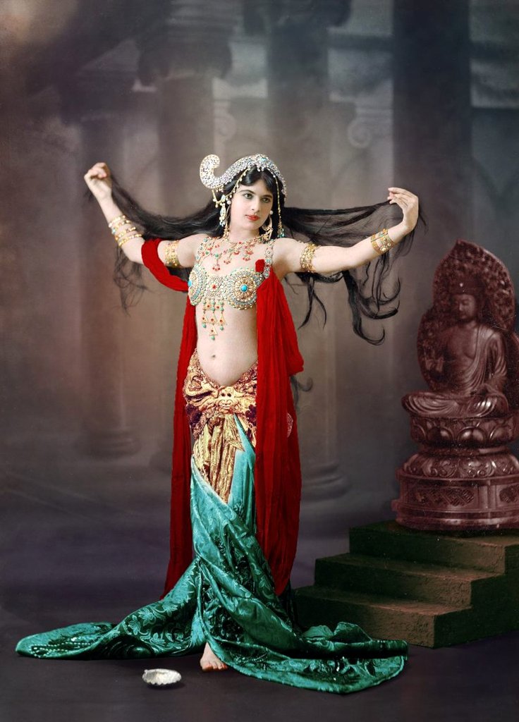 Photo from the movie Mata Hari: The Naked Spy