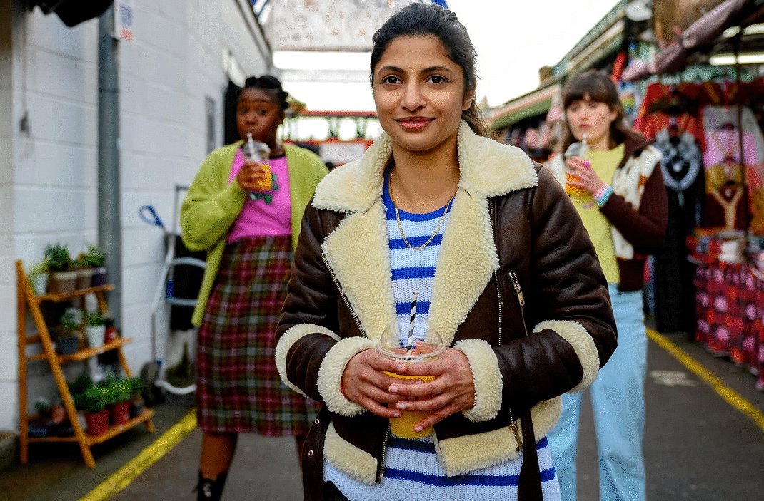 Photo from the movie La Bonne Société