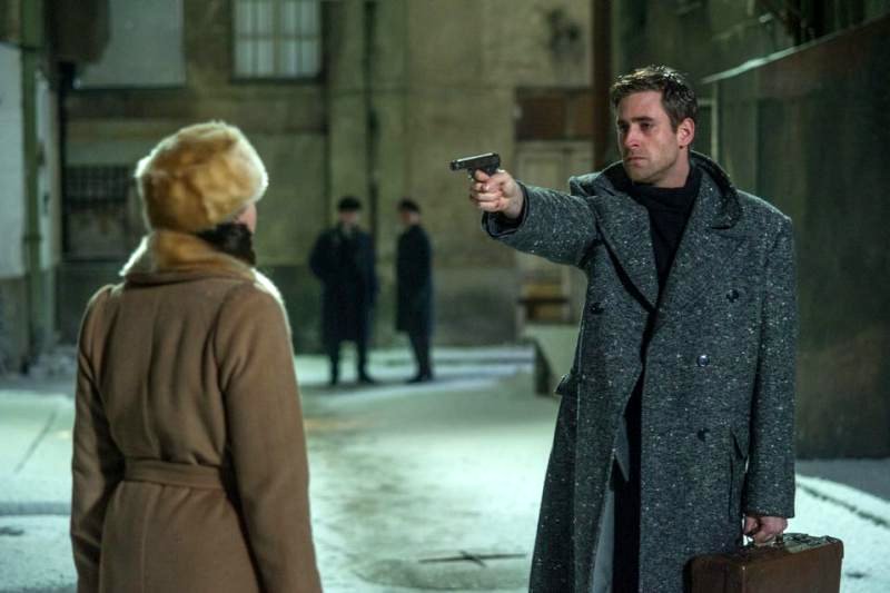 Photo from the movie Despite the Falling Snow