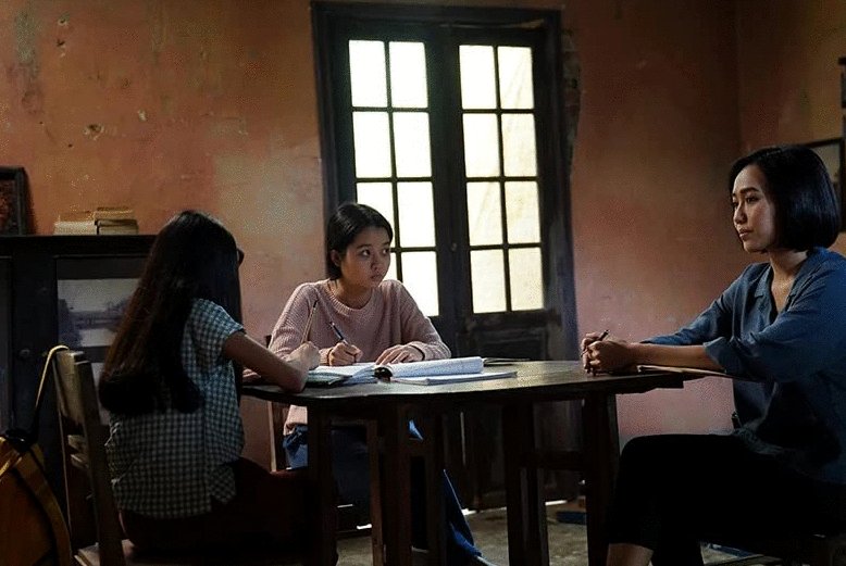 Photo from the movie Bóng Ðè