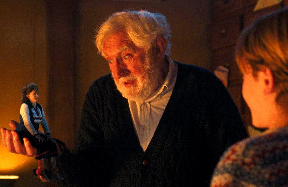 Photo from the movie The Claus Family