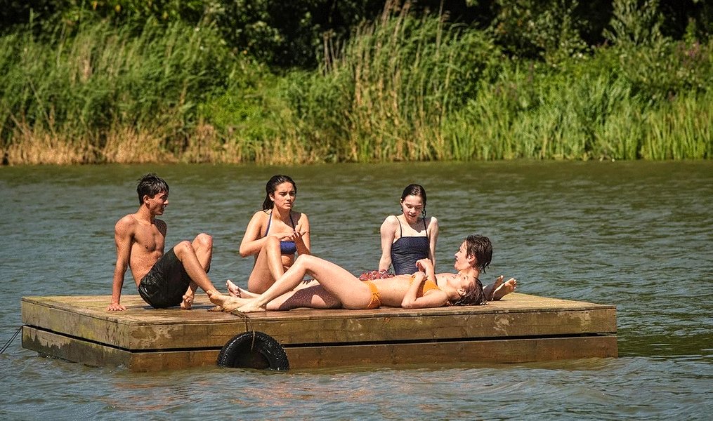 Photo from the movie A Good Girl's Guide to Murder