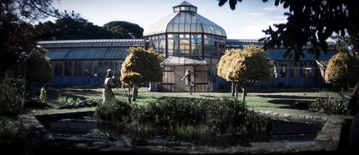 Photo from the movie Glasshouse