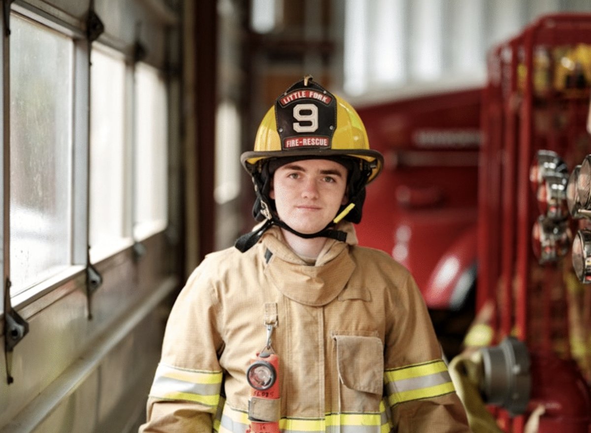 Photo from the movie Odd Hours, No Pay, Cool Hat