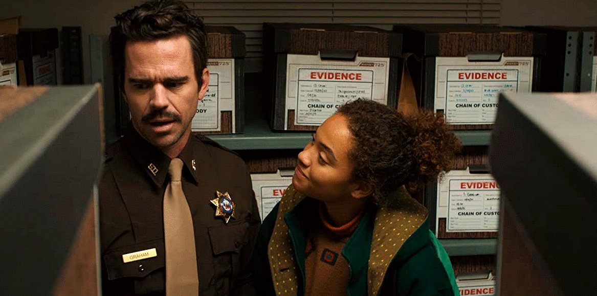 Photo from the movie Susie Searches