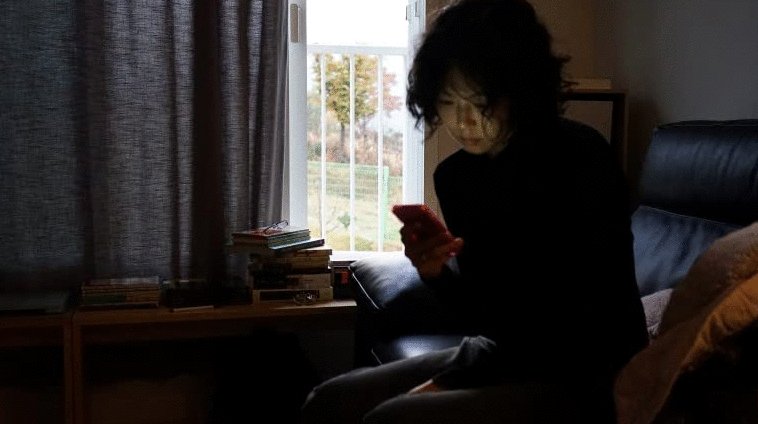 Photo from the movie The Woman Who Ran