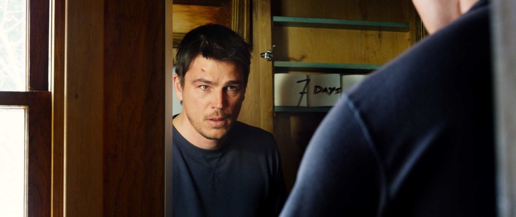 Photo from the movie 6 Below: Miracle on the Mountain