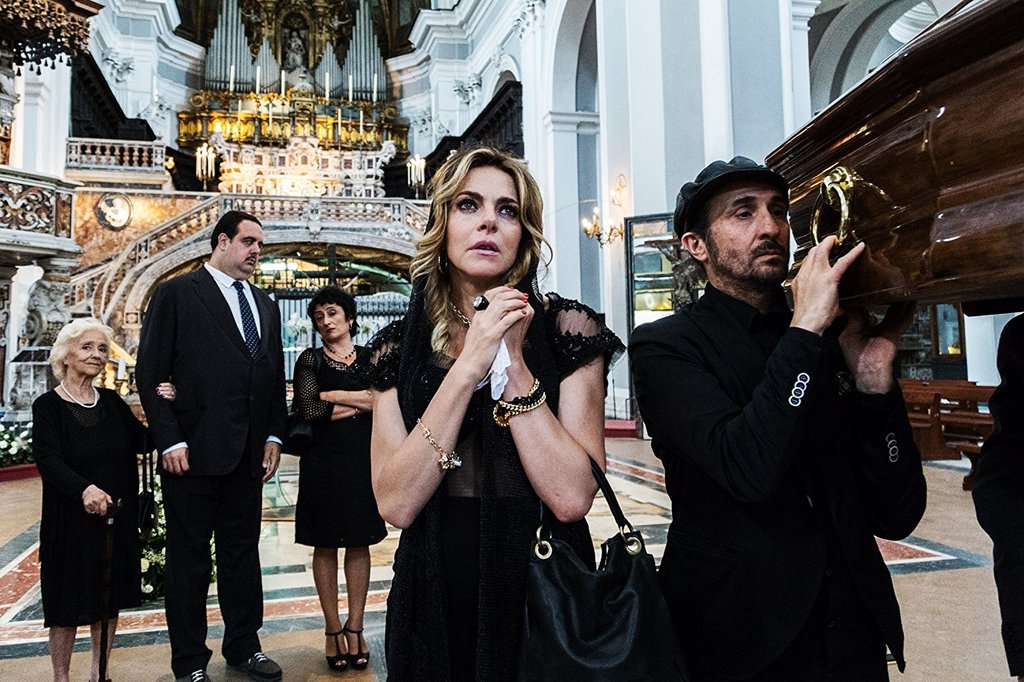 Photo from the movie Love and Bullets [2017]