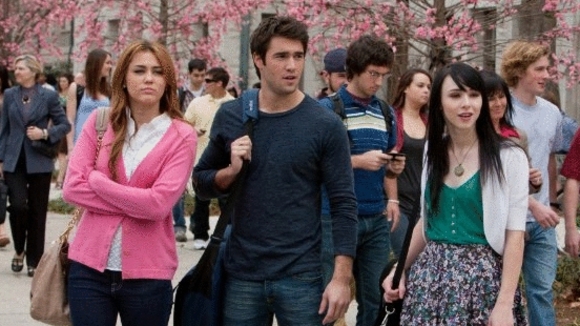 Photo from the movie So Undercover