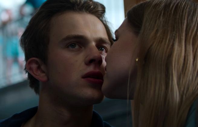 Photo from the movie Hold Tight