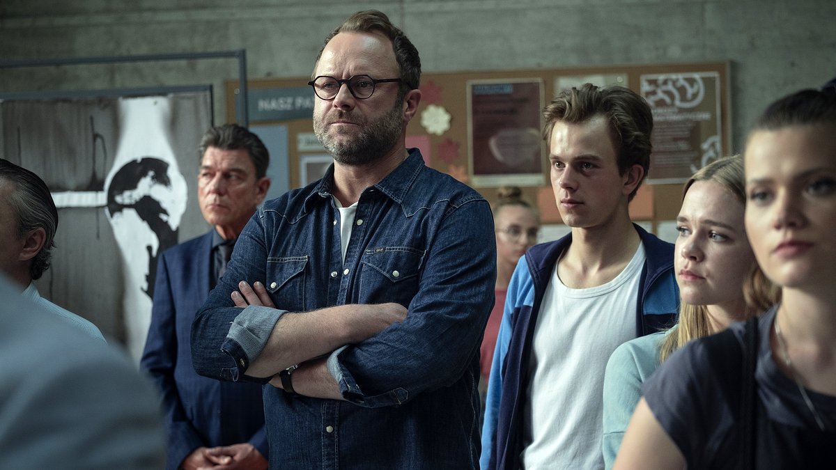 Photo from the movie Hold Tight