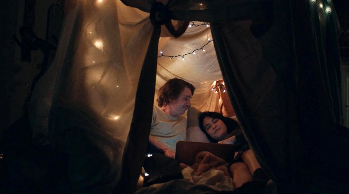 Photo from the movie Parachute