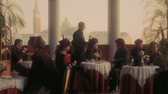 Photo from the movie Effie Gray