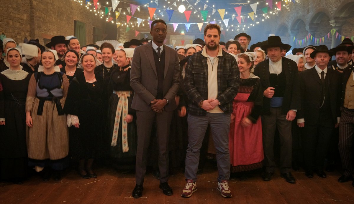 Photo from the movie Ici et là-bas