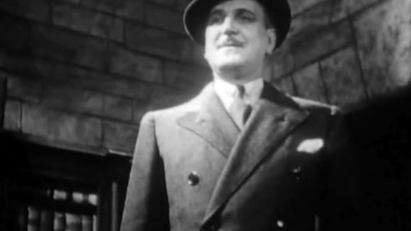 Photo from the movie The Kiss Before the Mirror