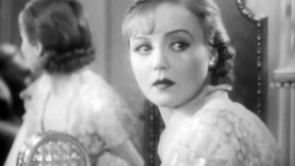 Photo from the movie The Kiss Before the Mirror