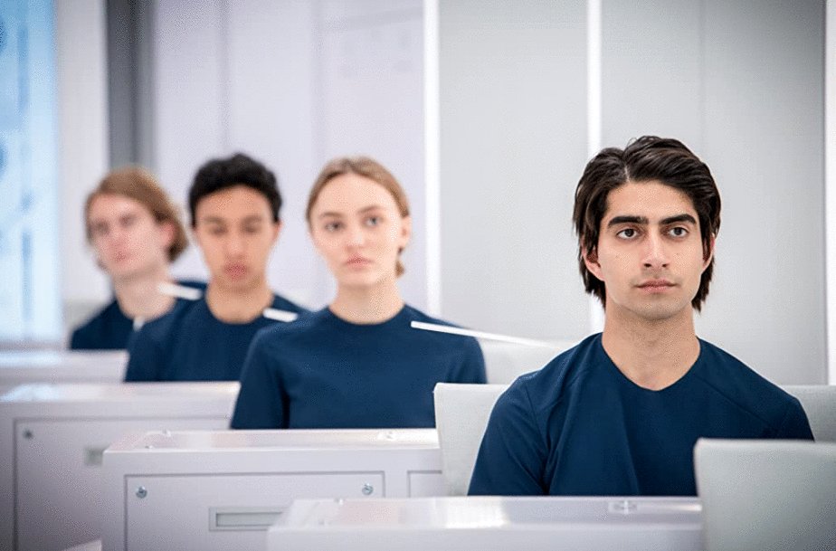 Photo from the movie Voyagers