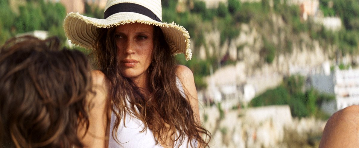 Photo from the movie Masquerade