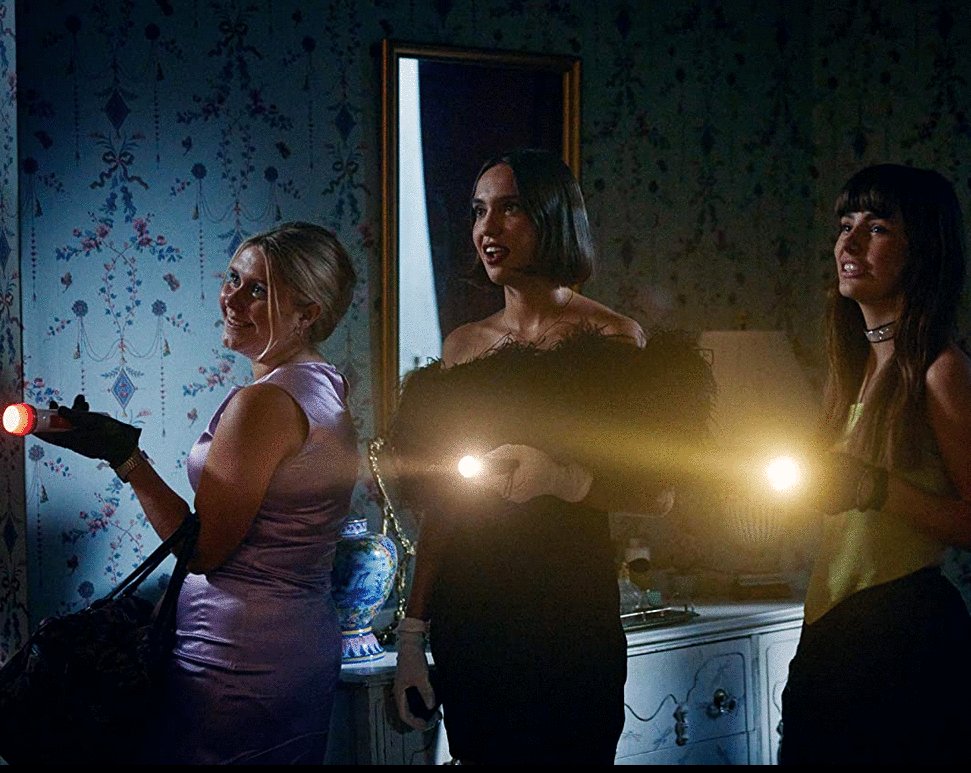 Photo from the movie Barracuda Queens