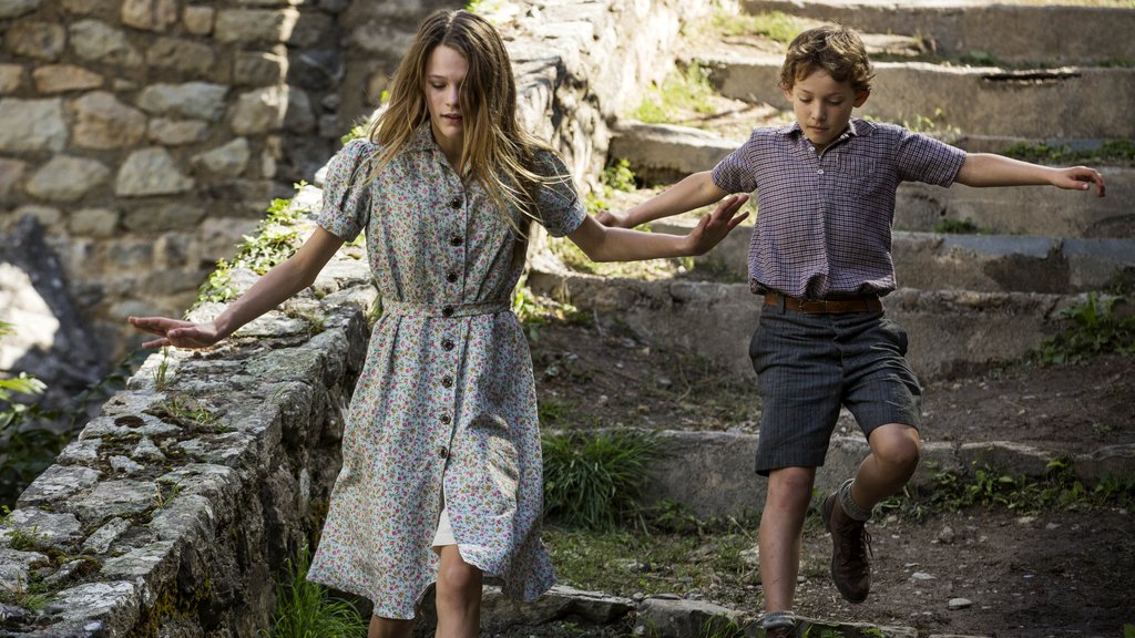 Photo from the movie A Bag of Marbles