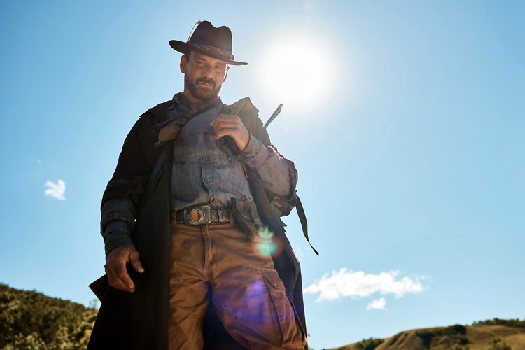 Photo from the movie Die Alone