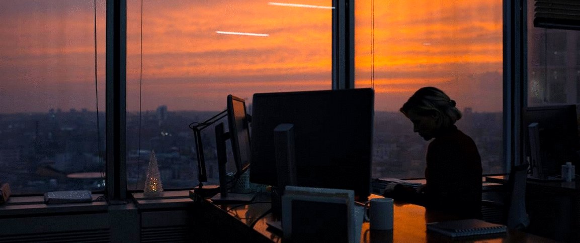 Photo from the movie Through the Night