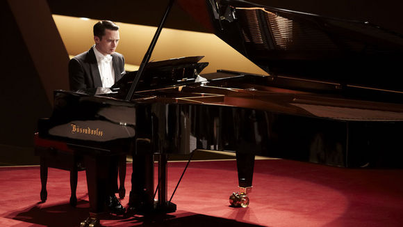 Photo from the movie Grand Piano