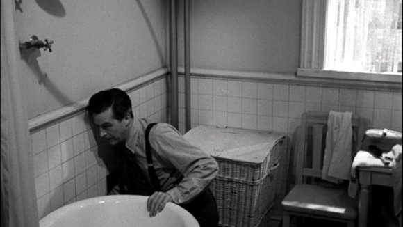 Photo from the movie The Lost Weekend