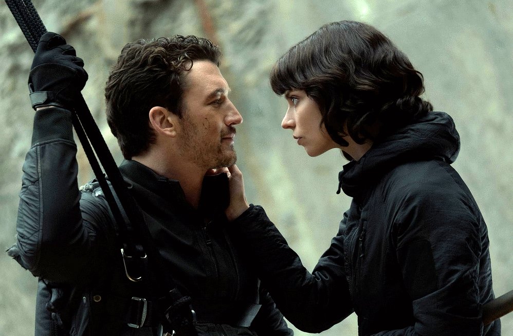 Photo from the movie The Gorge