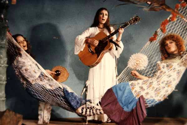 Photo from the movie One Sings, the Other Doesn't