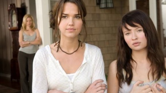 Photo from the movie The Uninvited