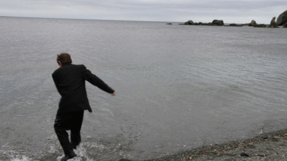 Photo from the movie Hold Fast