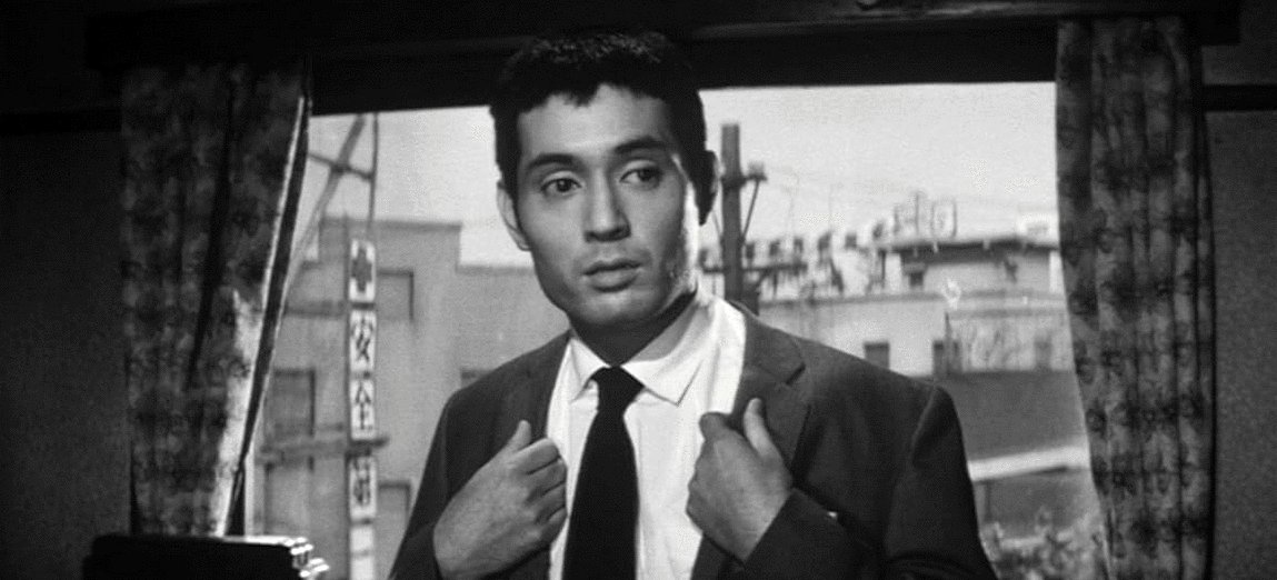 Photo from the movie When a Woman Ascends the Stairs